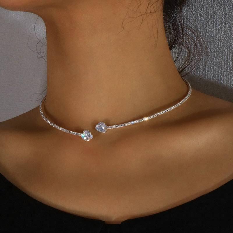 Choker-Halskette mit Strass-Herz für Frauen | Offene Halskette in Silber | Elegante Schmuckaccessoires