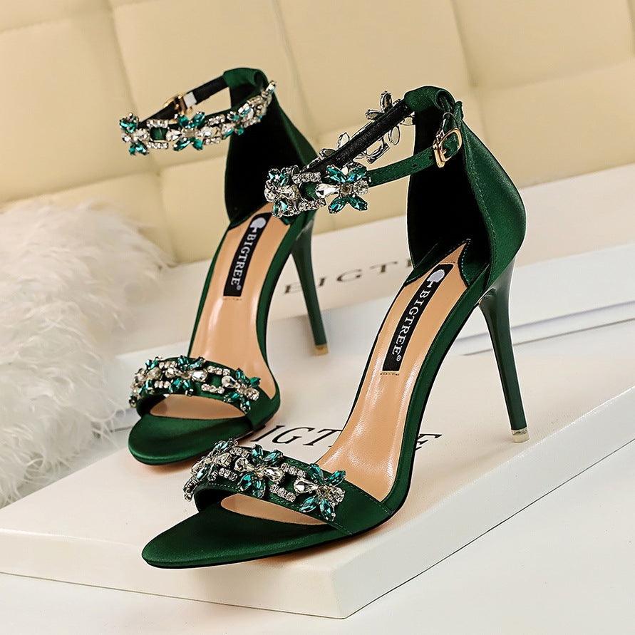 FENNJA Sexy Stiletto High Heels - Satin, Strasssteine, Wasserdicht