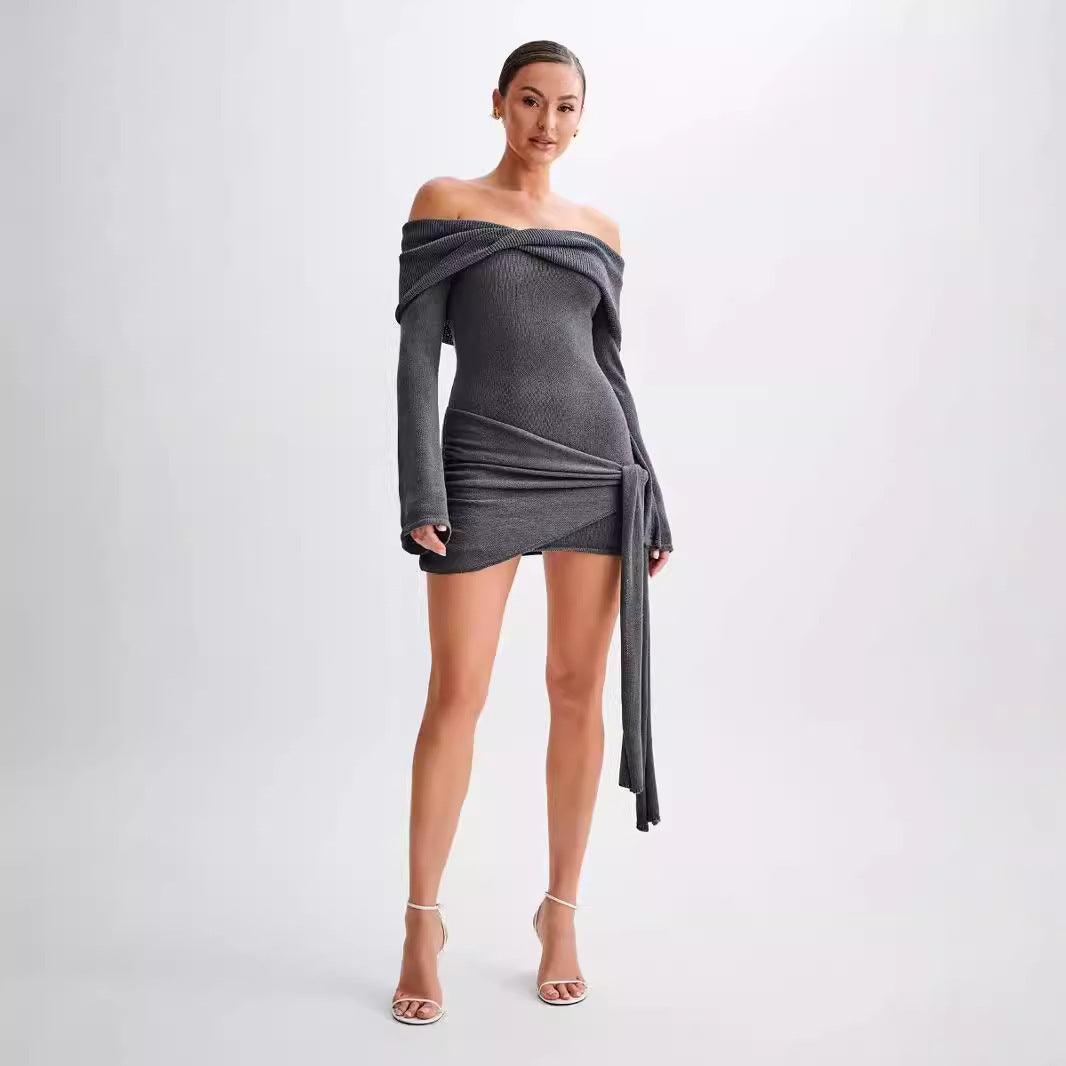 Strickkleid mit schulterfreiem unregelmäßigem Schnürdesign - Elegant und Bequem