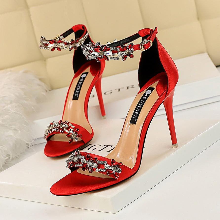 FENNJA Sexy Stiletto High Heels - Satin, Strasssteine, Wasserdicht